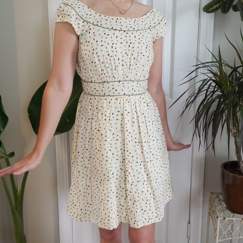 🍂 Leaf Print Dress with POCKETS! - Picture 6 of 8